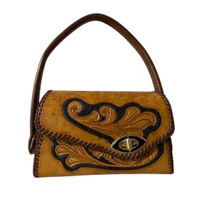 Elegant Barrell Brown Leather Handbag